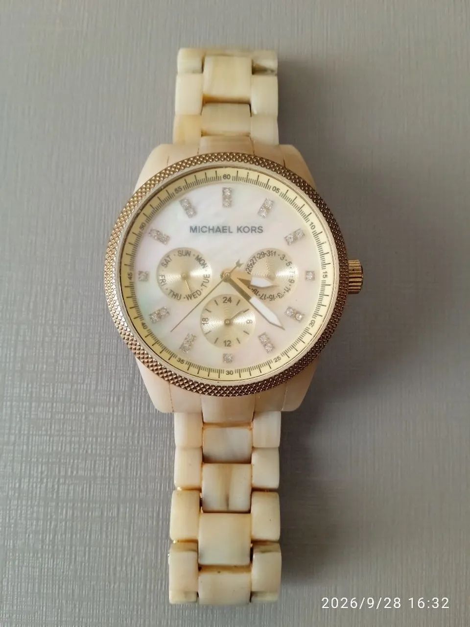 Relógio Michael Kors made pérola, pulseira Marfim 