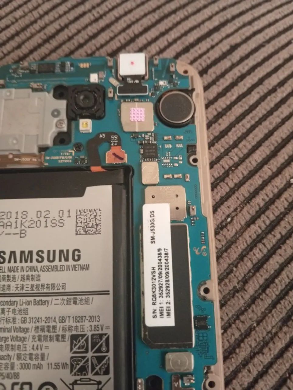 Placa mãe EA bateria do celular Samsung j5 pro está funcionando  - Foto 2