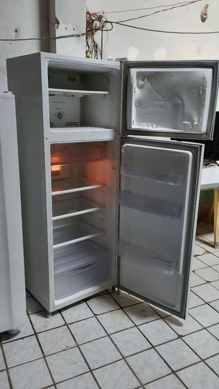 Vendo geladeira Electrolux 