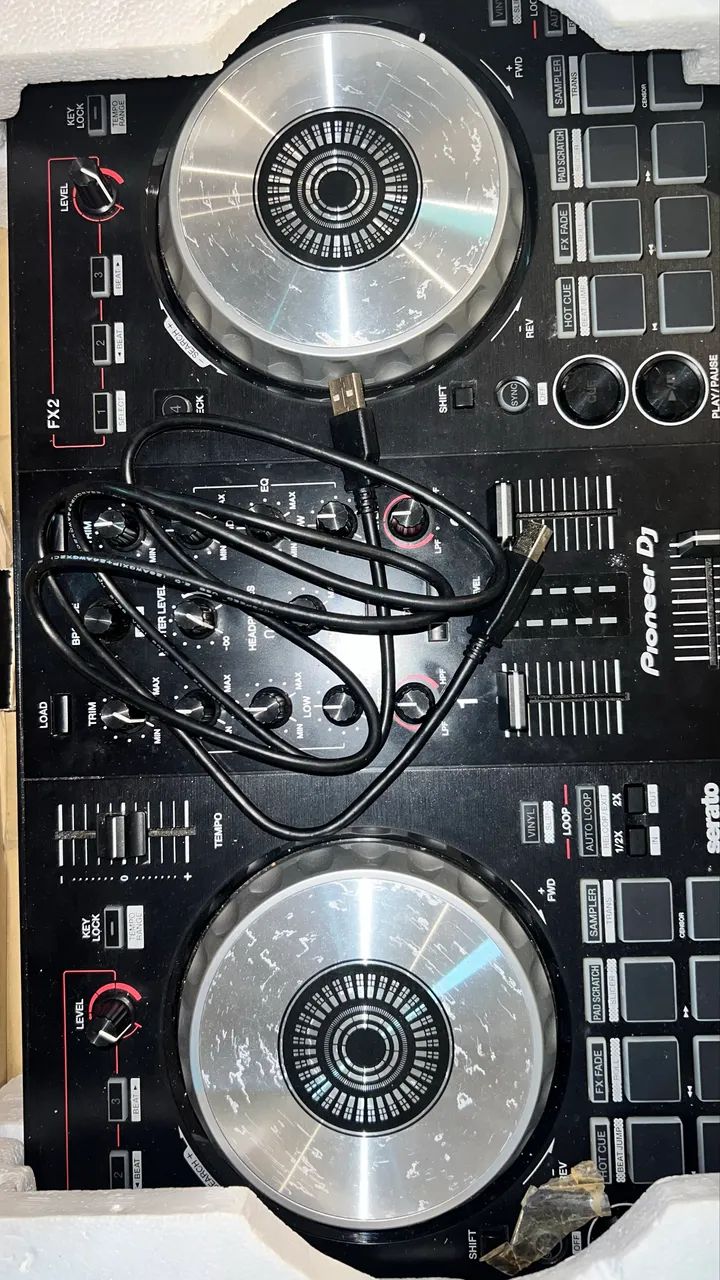 OPORTUNIDADE! Pioneer DJ DDJ-SB3 - Equipamentos e Acessórios de