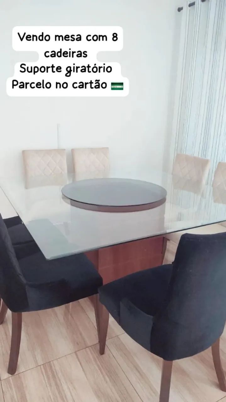 Mesa com 8 cadeiras 