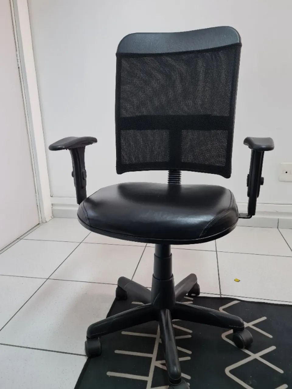 3 Cadeiras escritório - Foto 2