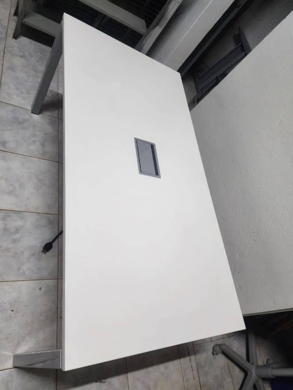 Mesa de Reunião - Mesa de Escritório com Caixa de Tomada - Foto 5