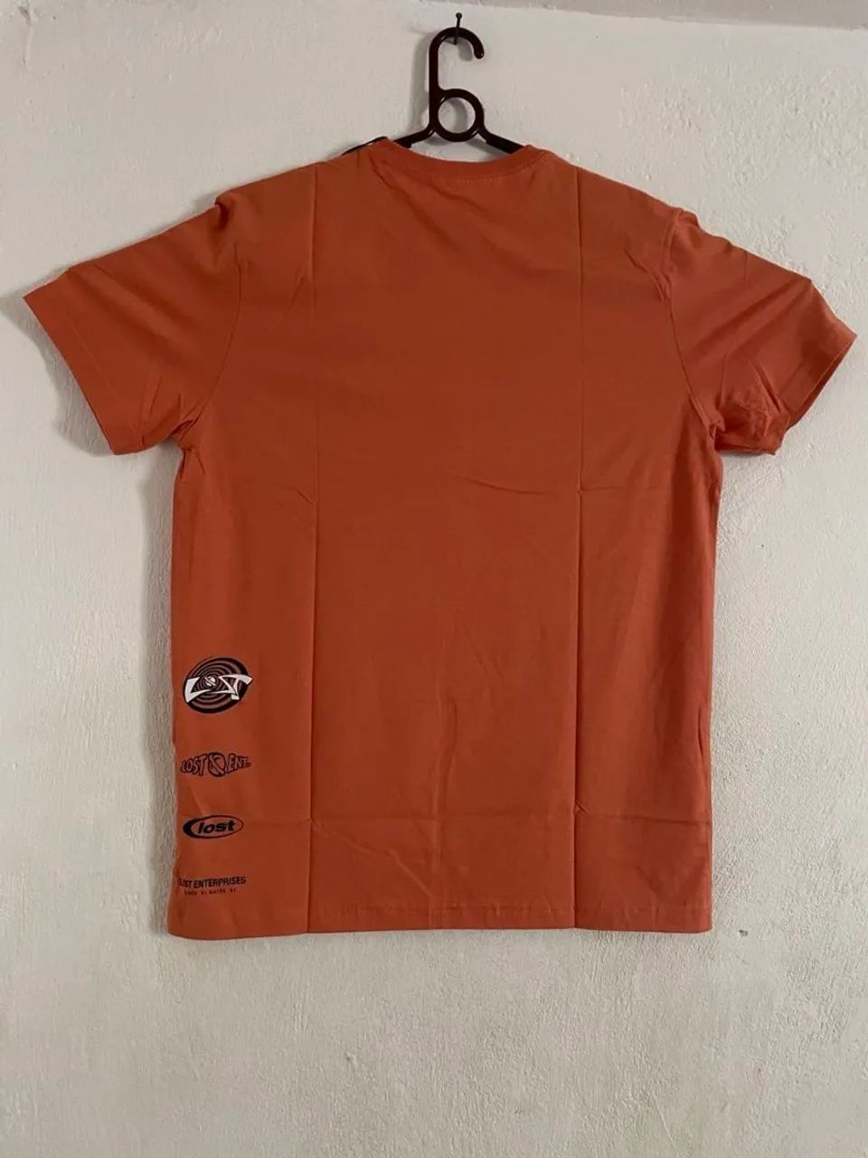 Camiseta Lost Logo Bolso Original  - Foto 3