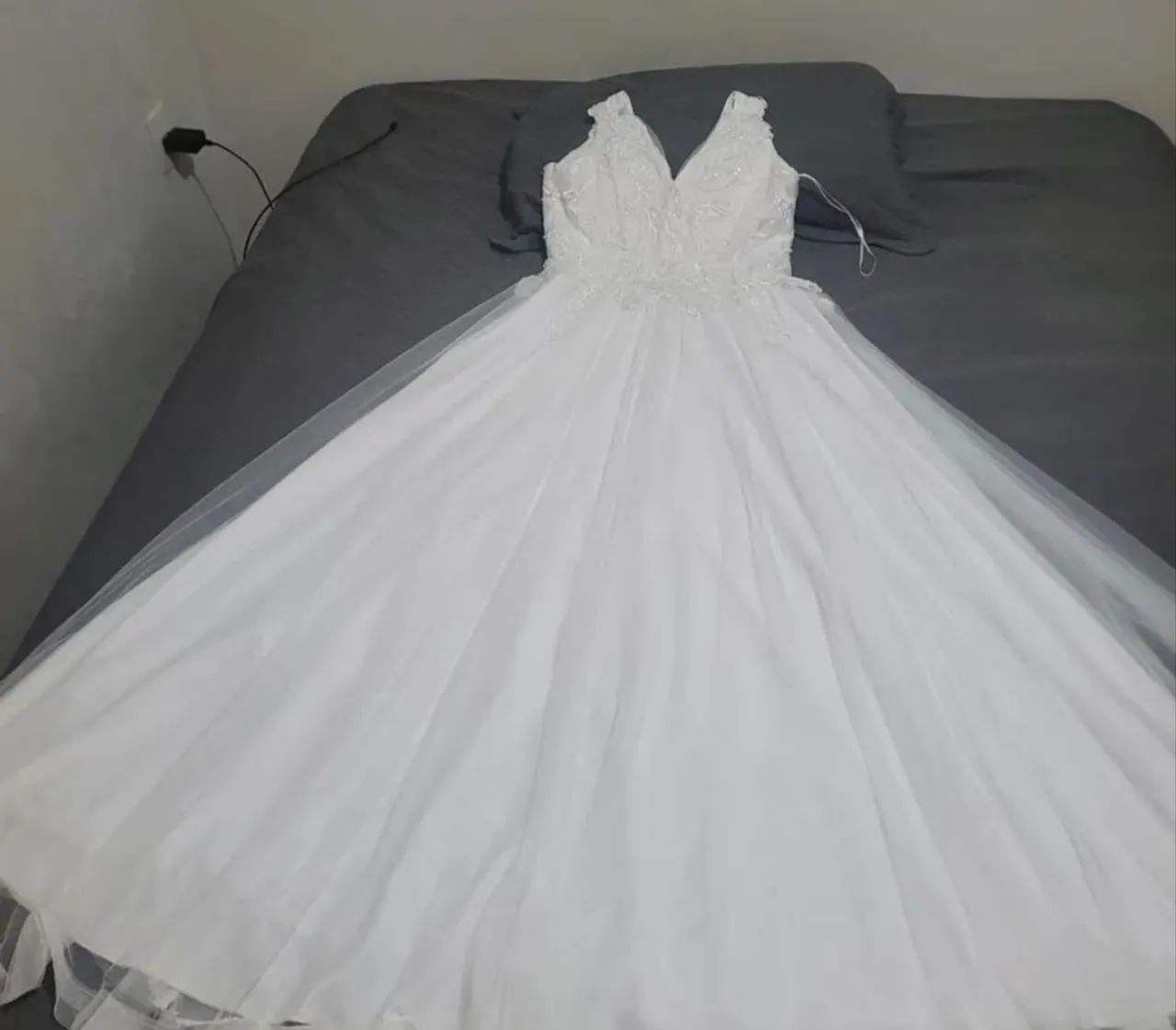 Vestido de noiva com capa e saiote - Foto 2