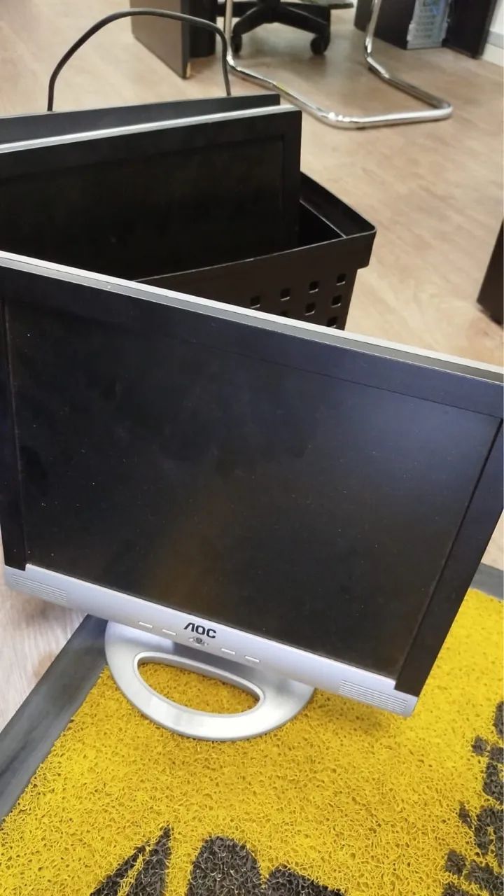 Monitor AOC 15" LCD Modelo LM522 - Funcionando Perfeitamente / Bivolt - Foto 4
