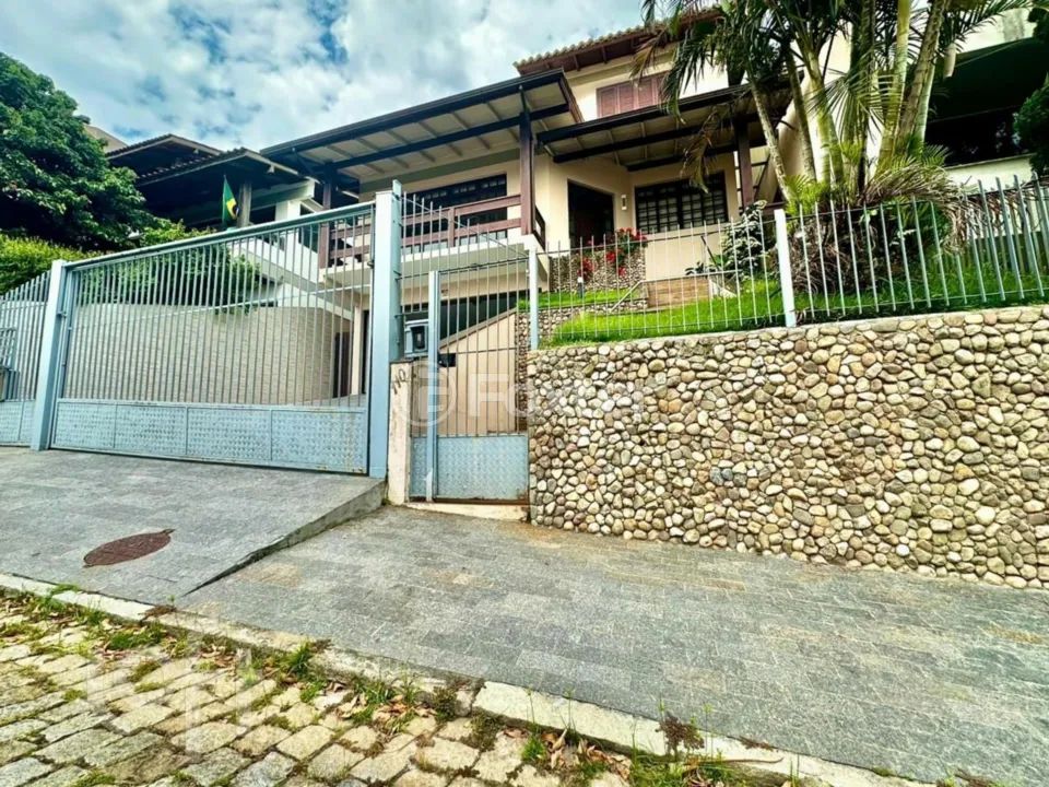 Casa à venda Rua Mário Cândido da Silva, Abraão - Florianópolis