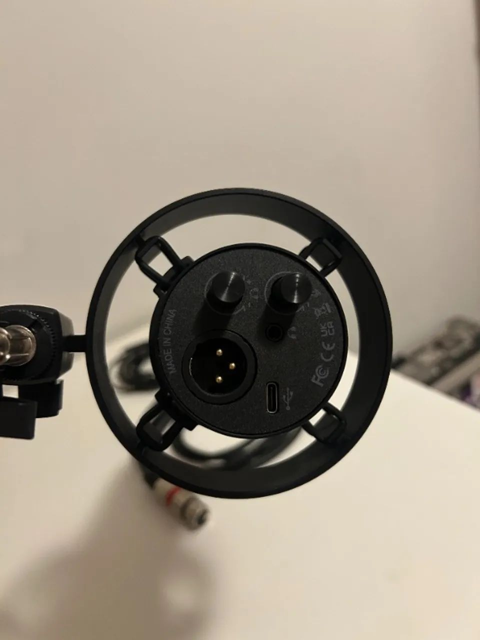 Microfone Dinâmico Fifine K688 USB/XLR + Braço Articulado + Cabos - Kit Completo - Foto 4