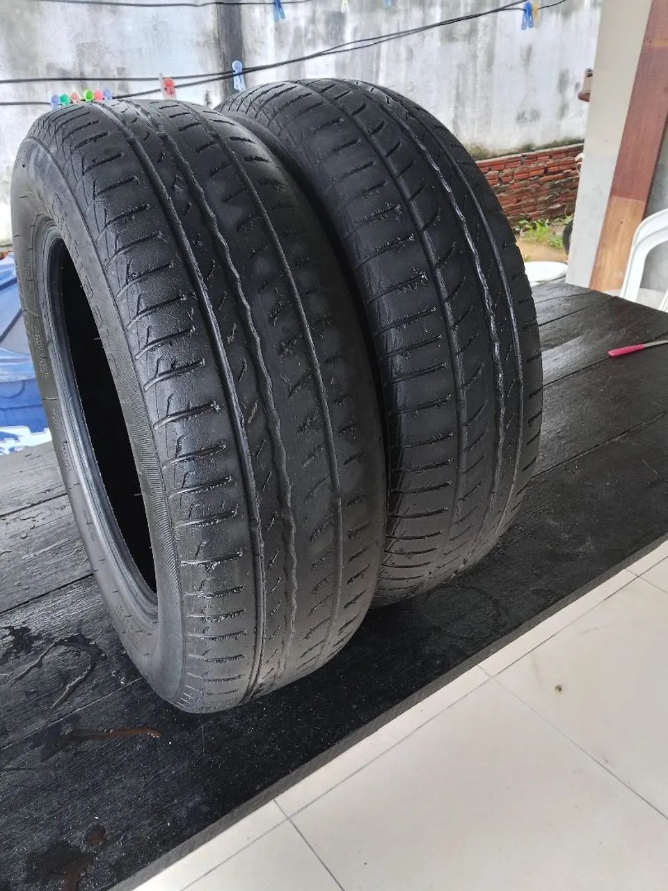 02 Pneus Pirelli P1 (175/65/14)