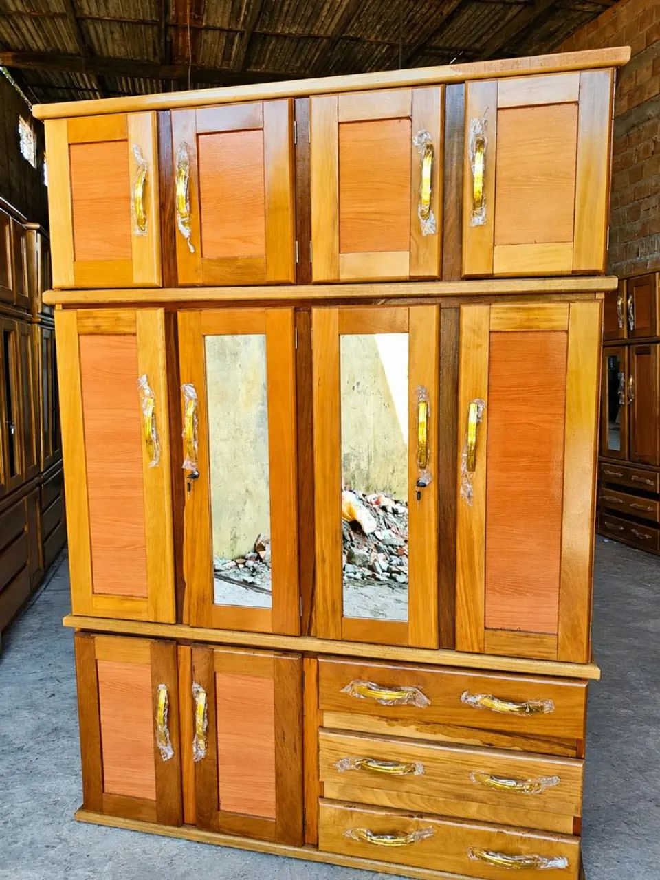 Guarda roupa de casal 4 portas novo espelhado entrega grátis.