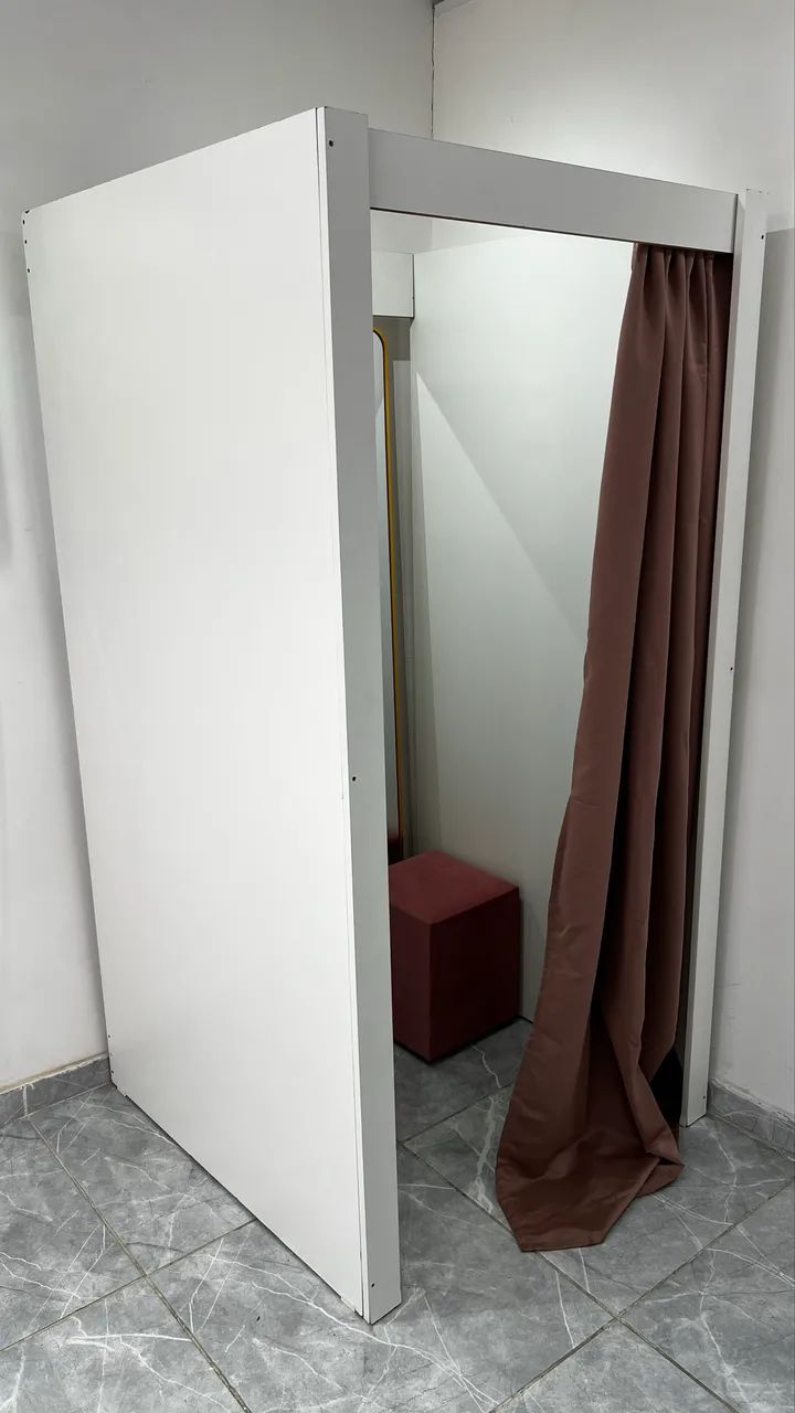 ARARAS E PROVADOR DE LOJA 