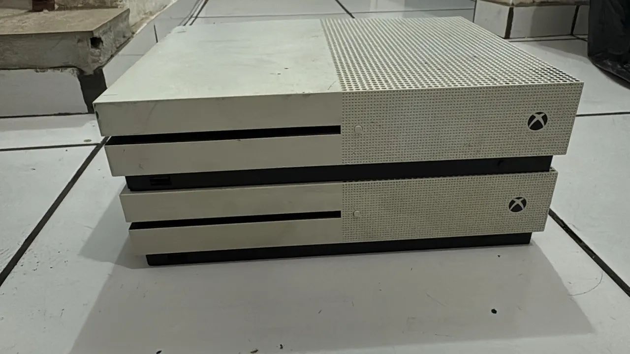2 Xbox One S com defeito 