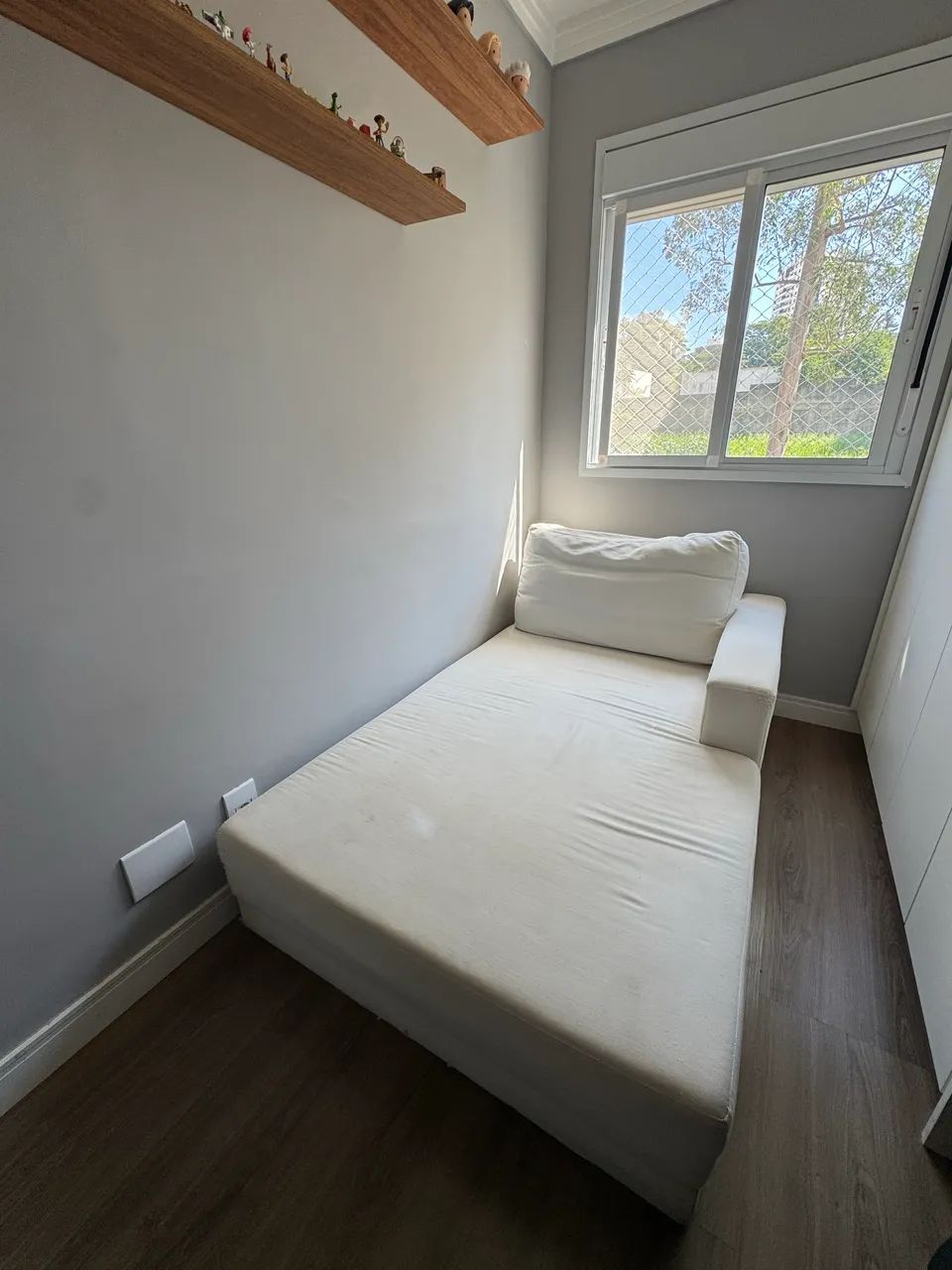 SOFÁ COM CHAISE BRANCO - Foto 4