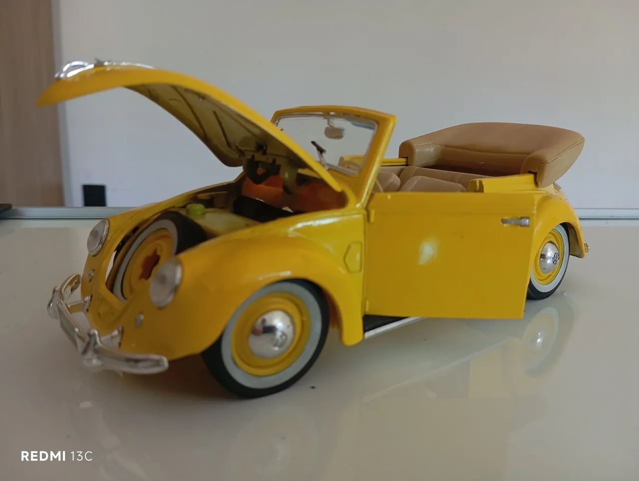 マイスト 1/18スケール 1951 VW ビートル カブリオレ Top Miniatura Volkswagen Beetle Cabriolet 1951 - Maisto - escala 1