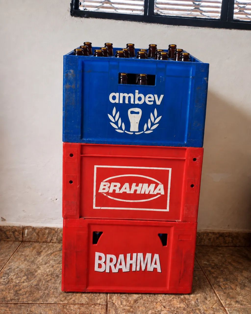 3 Engradados Ambev e Brahma R$ 150
