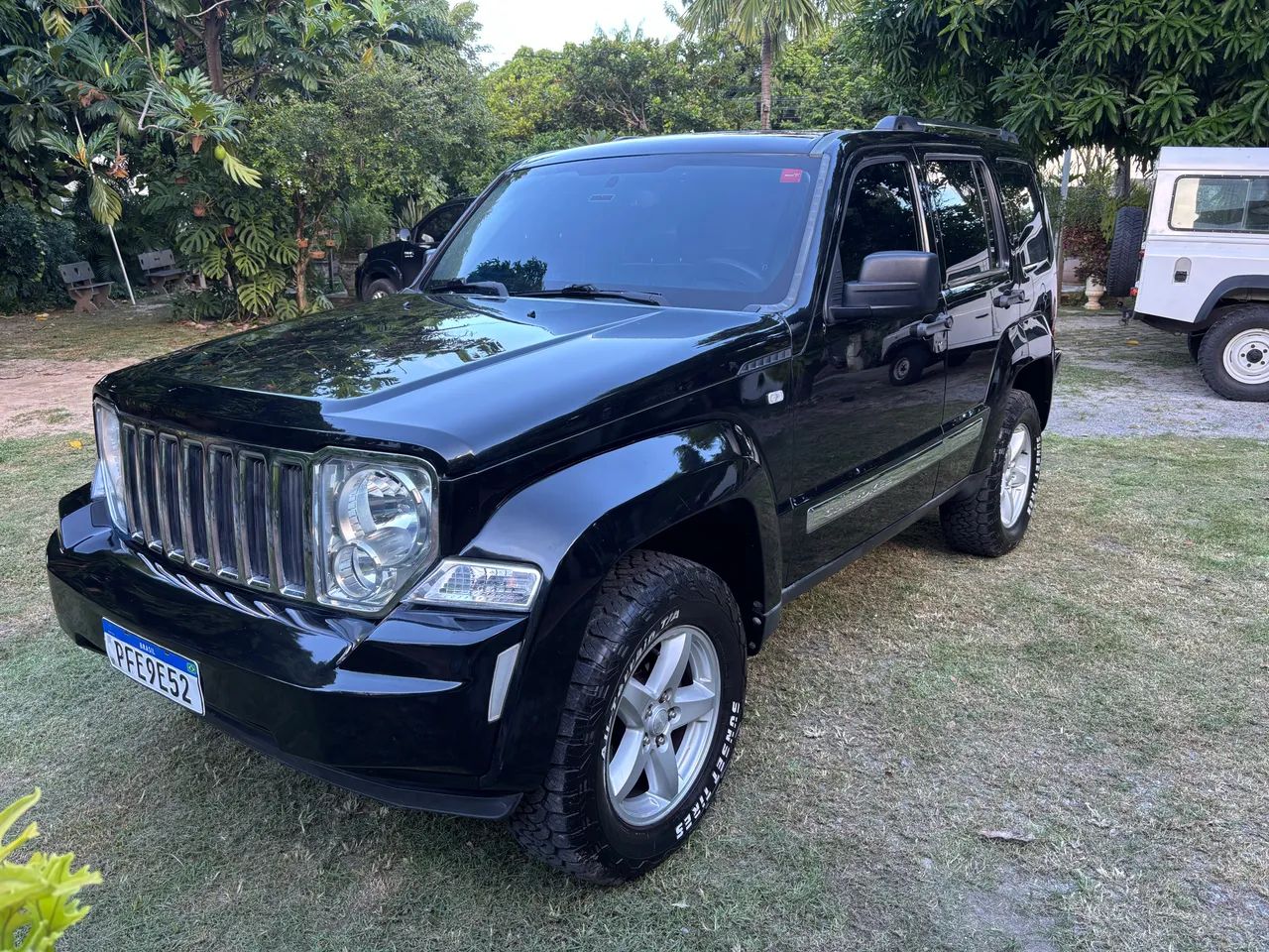 Jeep Cherokee Cherokee Limited 3.7 4x4 V6 12V Aut. 2012