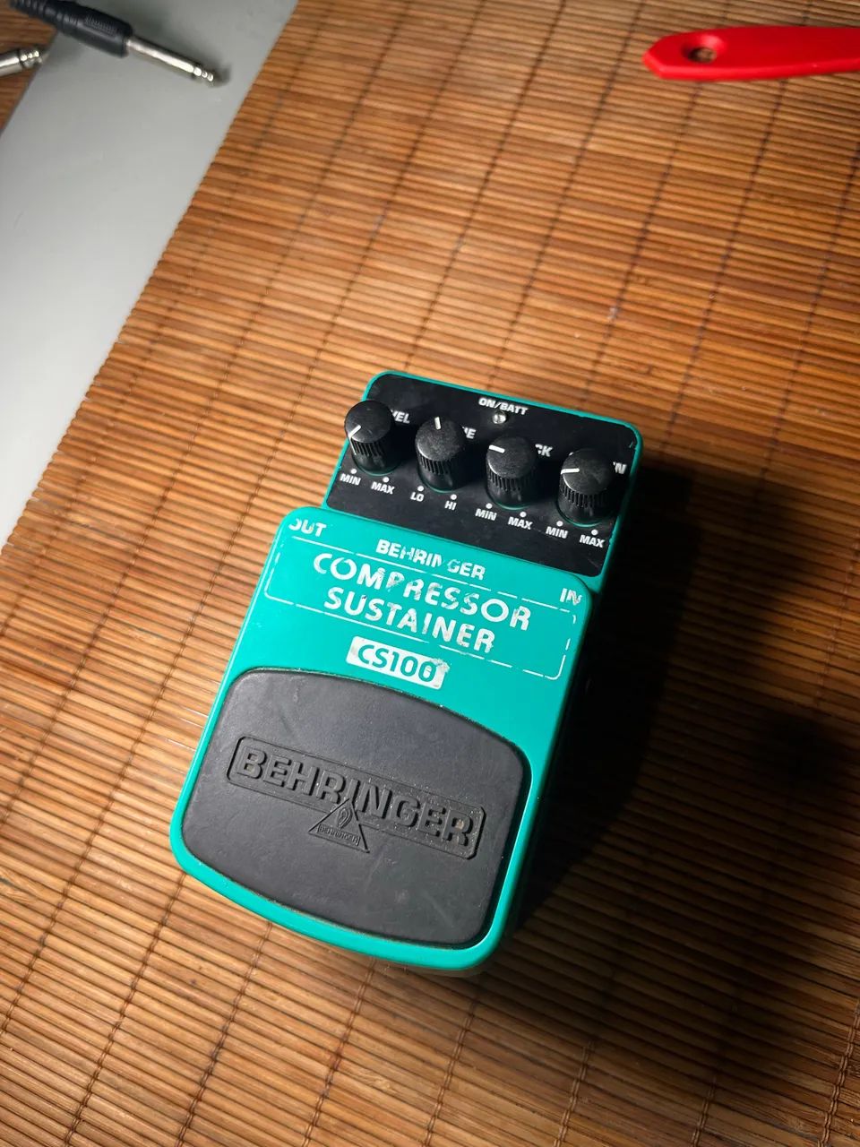 Pedal Guitarra Behringer CS100 Compressor Sustainer - Foto 3