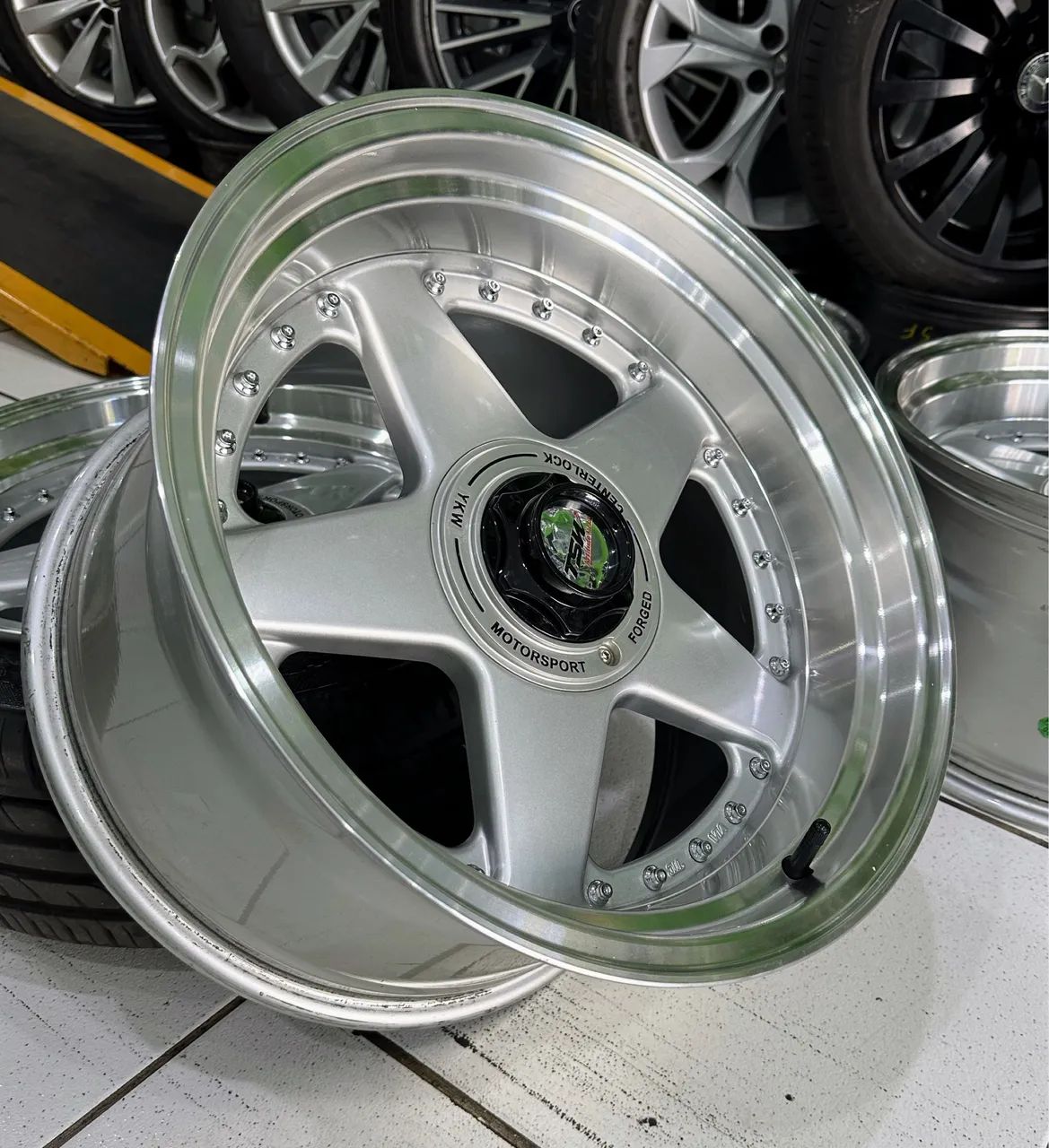Jg Roda YKW Aro 17 tala 8,5 e 10 , furacão 4x100 5x100 taluda