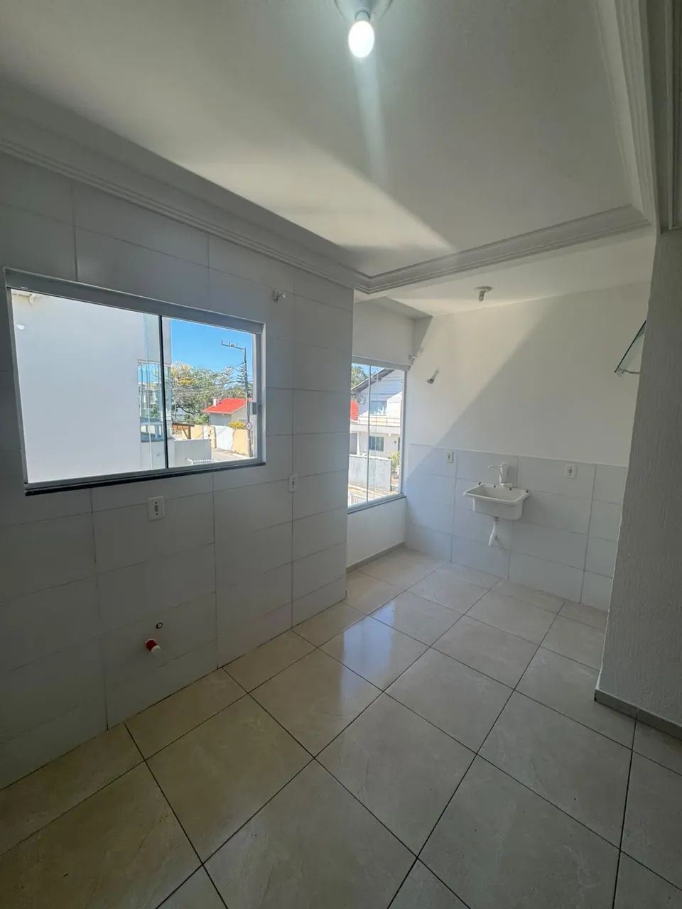 Lindo apto de 2 dormitórios sendo um dormitório suíte ! - Foto 4