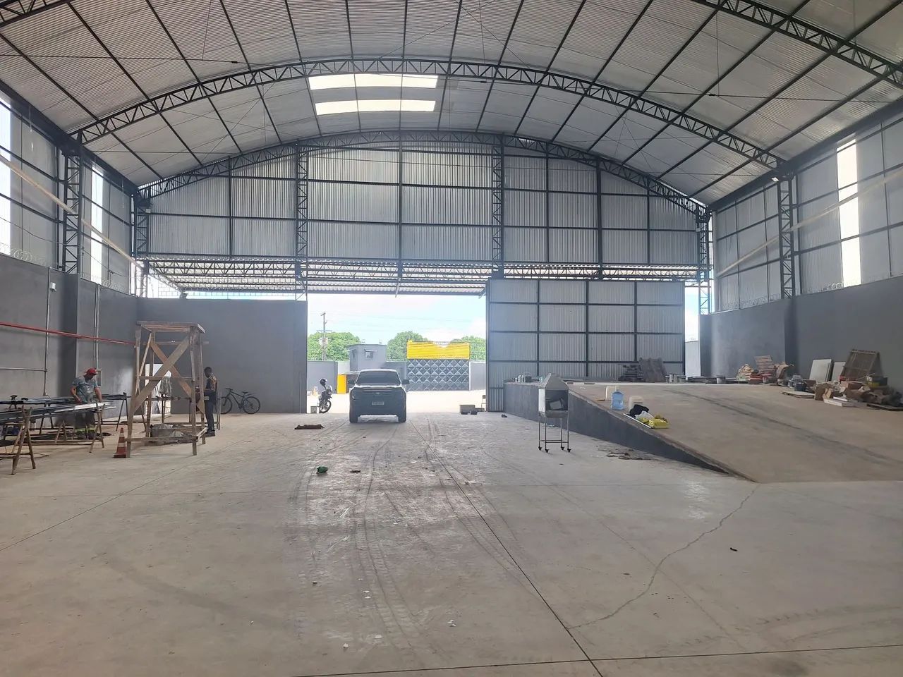Galpão Industrial com doca e prédio com escritórios 50 mil