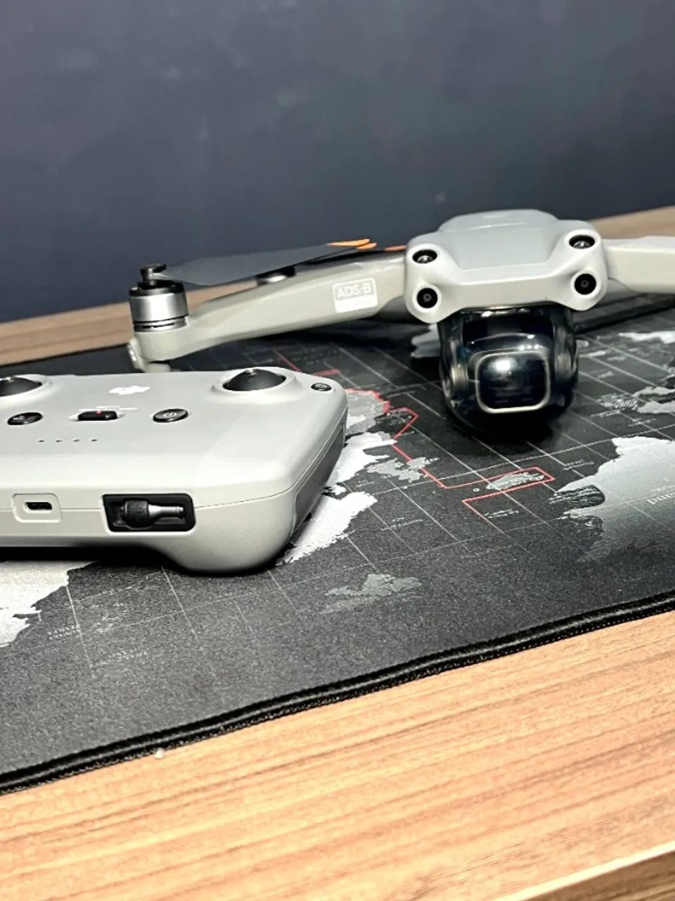 Semi Novo Drone DJI Mini 2 Fly More Combo Com Câmera 4k - Foto 4