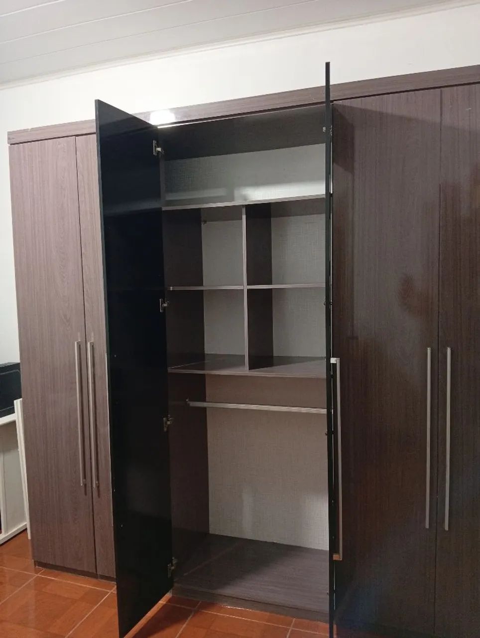 Guarda Roupa 6 portas com Espelho  - Foto 3