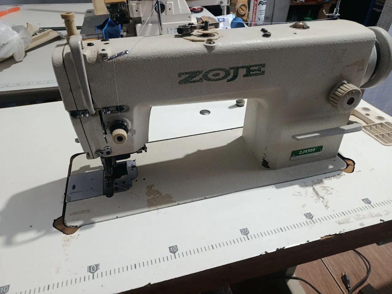 Máquina de costura industrial refiladeira  - Foto 3