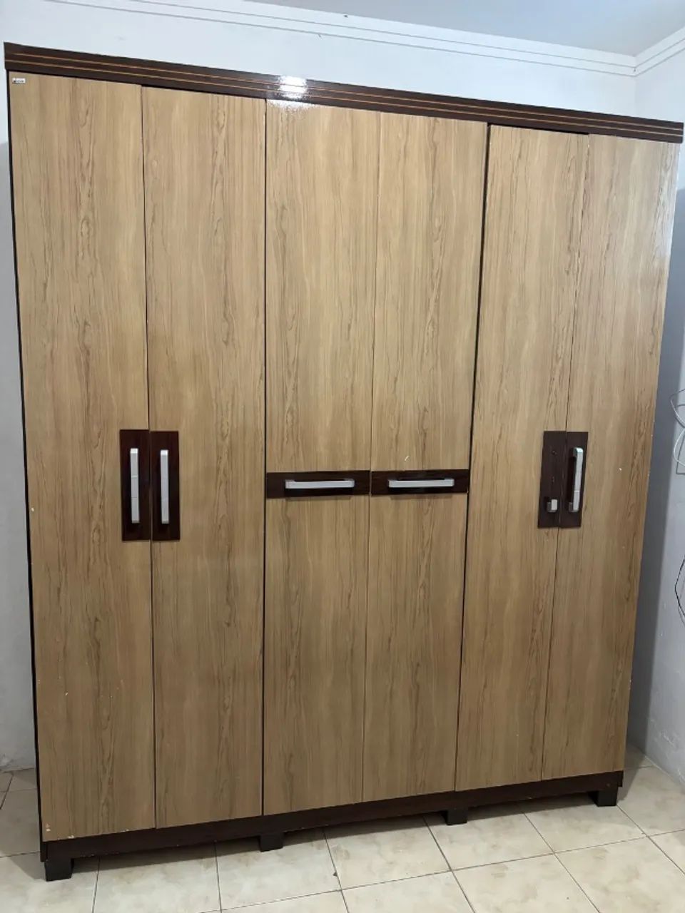 Guarda roupa 6 portas 