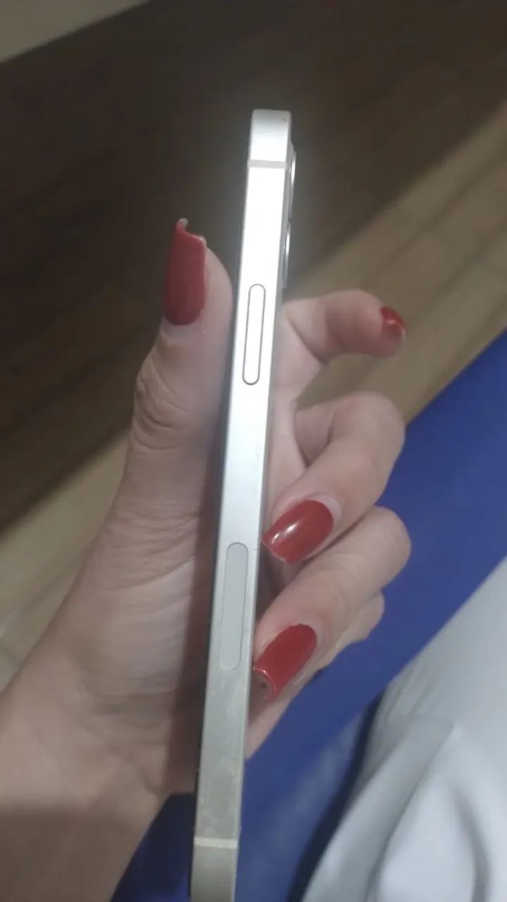 iPhone 12  64 g