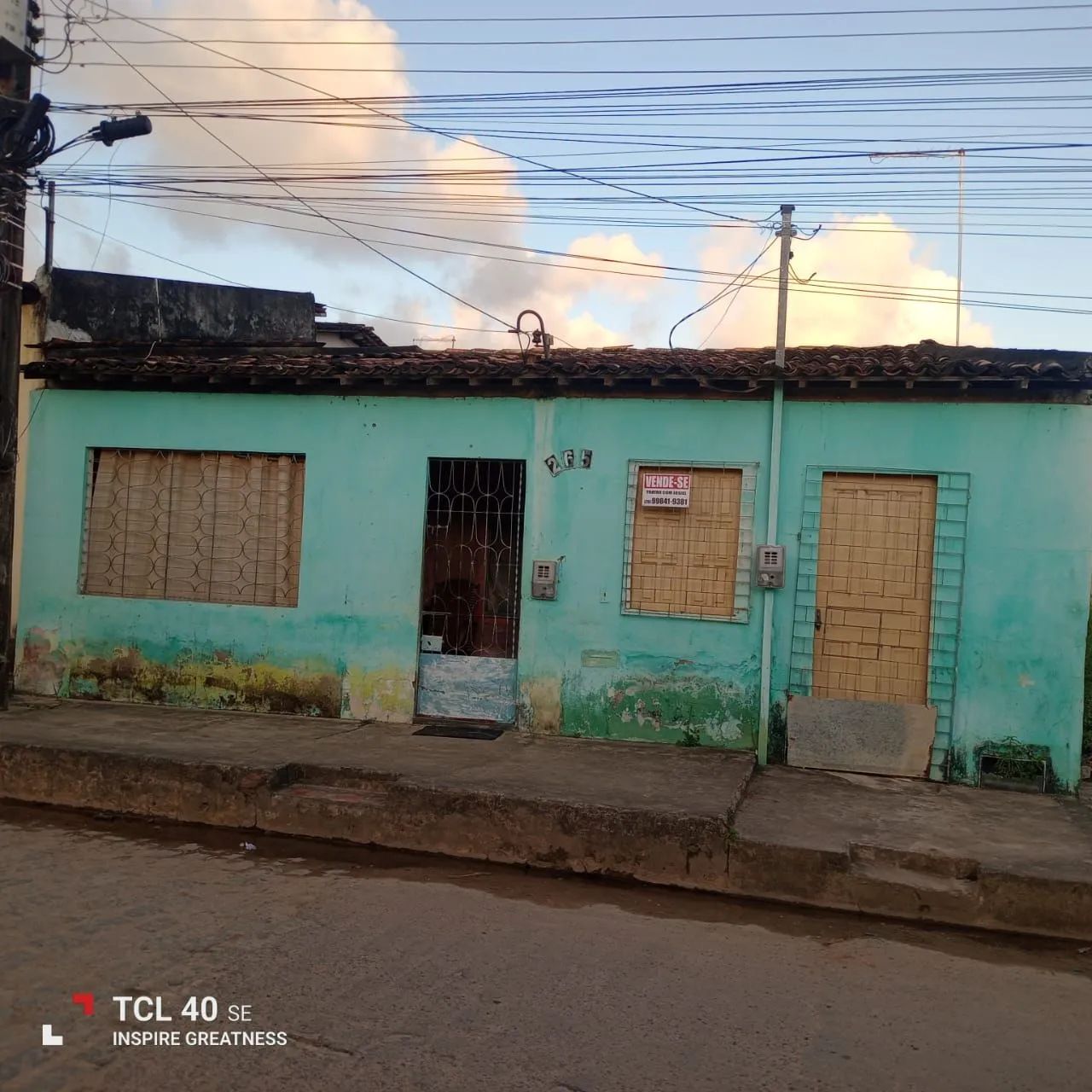 Vendo essa casa com outra do lado