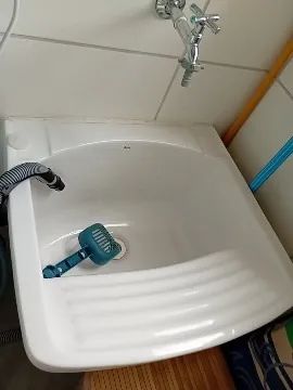 Tanque com coluna Deca