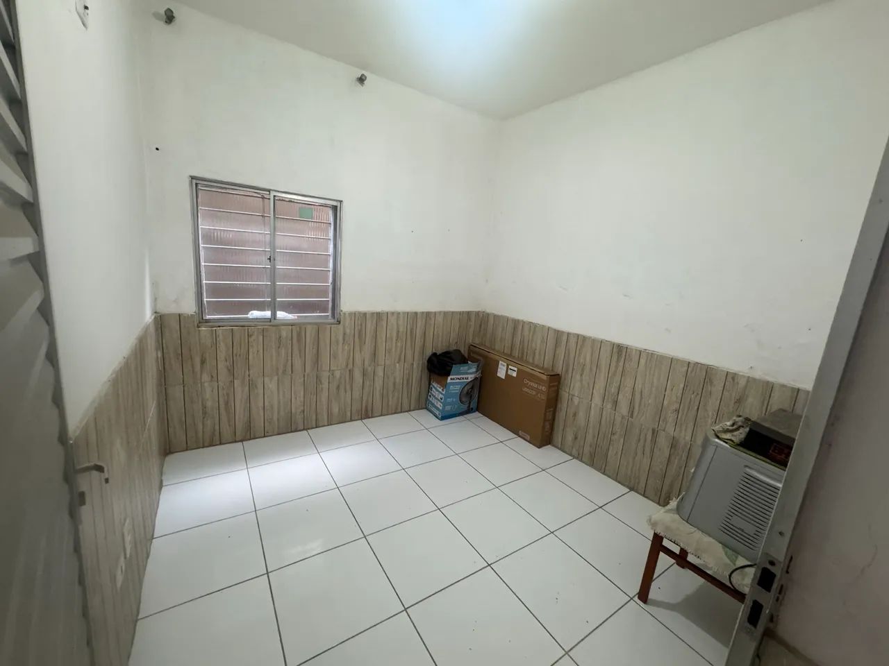Vendo casa dois pavimentos enorme aceito casa menor valor e carro - Foto 3