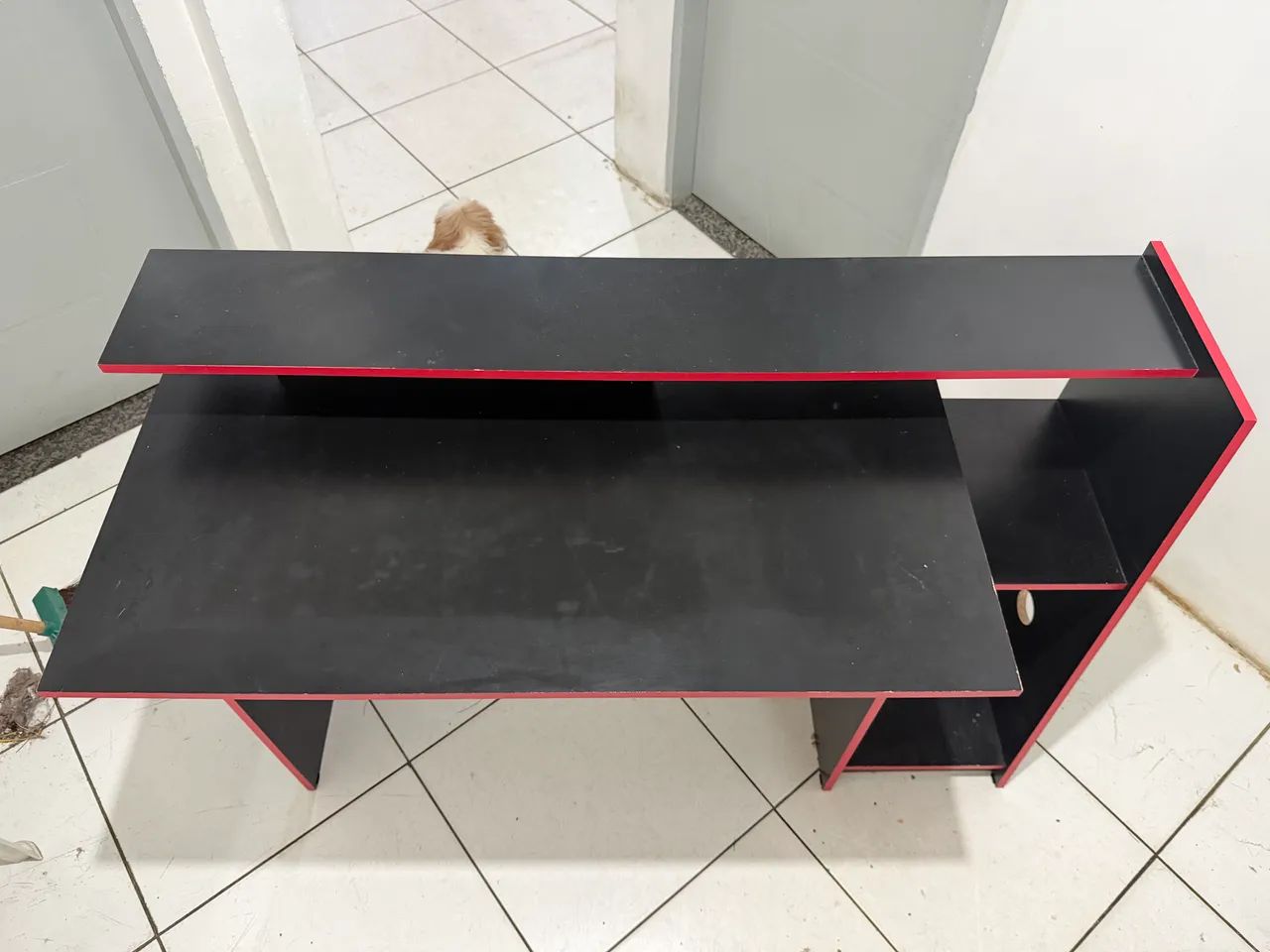 Mesa gamer vermelha e preto - Foto 4