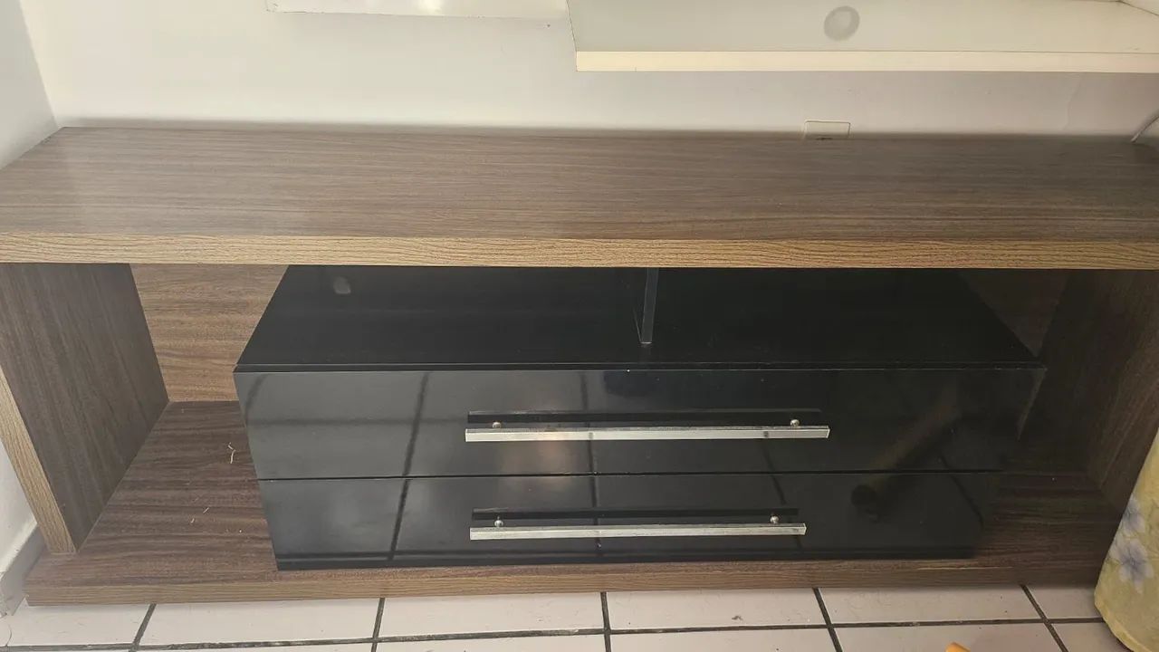 Rack com painel preto e marrom - Foto 2
