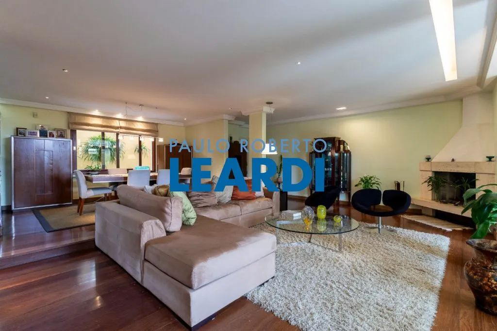 CASA ASSOBRADADA - CIDADE ADEMAR - SP