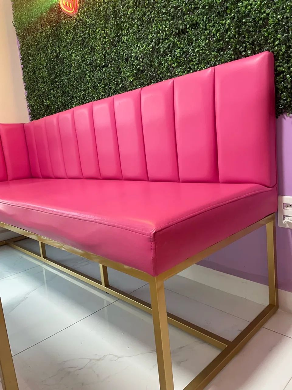 SOFÁ EM CORANO ROSA - Foto 4