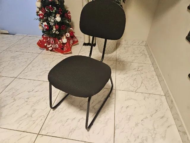 Conjunto com 2 cadeiras para recepção excelente estado - Foto 3