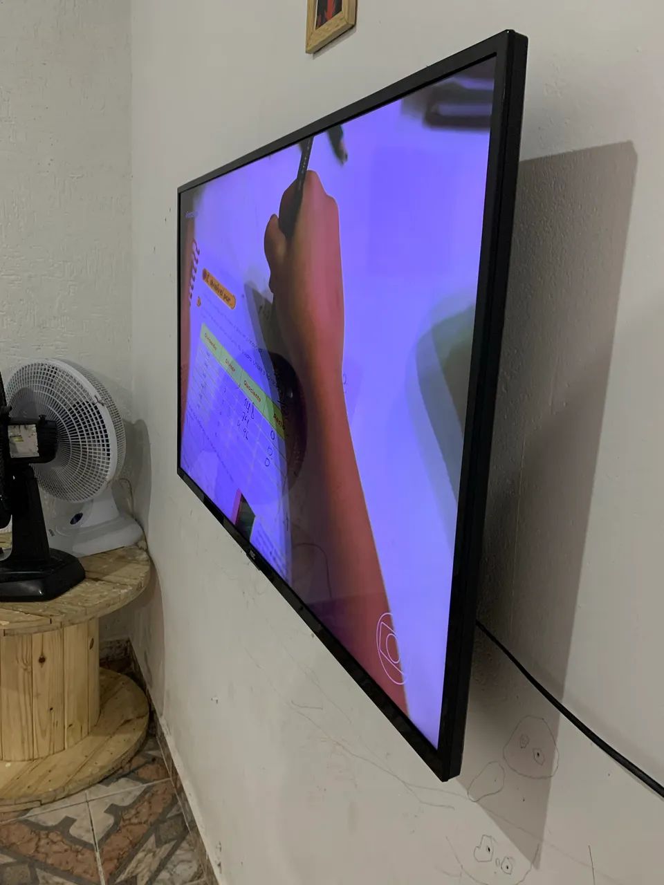 Vendo tv 43 polegadas AOC , Funcionando perfeitamente  - Foto 3