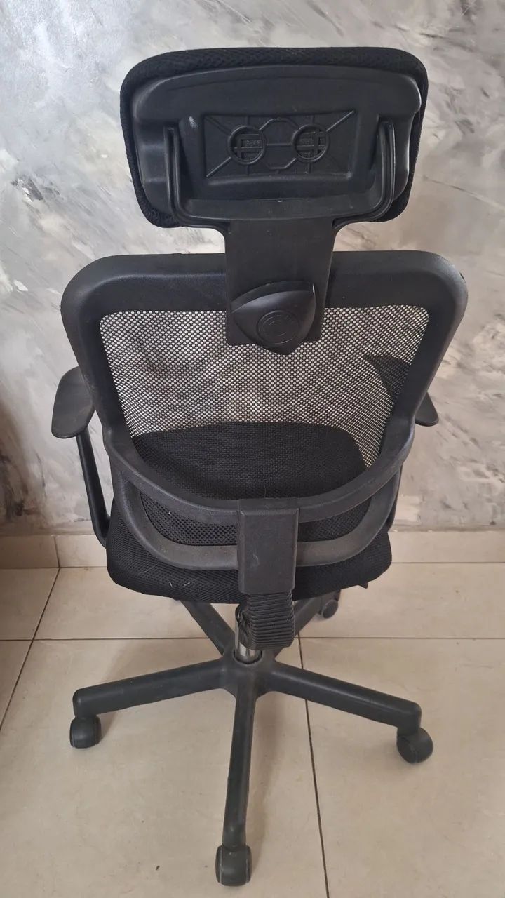Vendo cadeira para escritório  - Foto 3