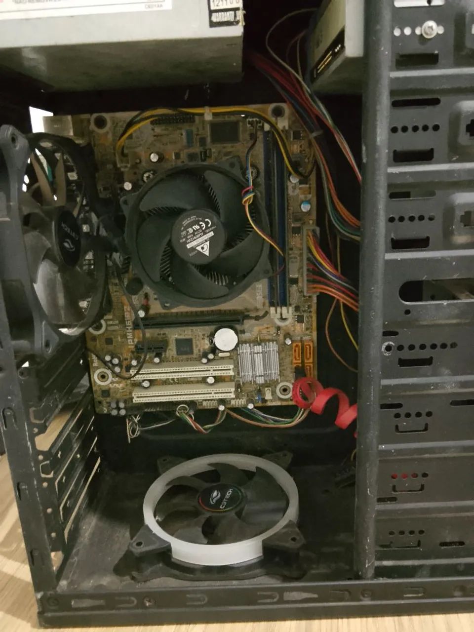 computador com i5 e 8Gb de ram (para concerto ou retirada de peças) - Foto 4