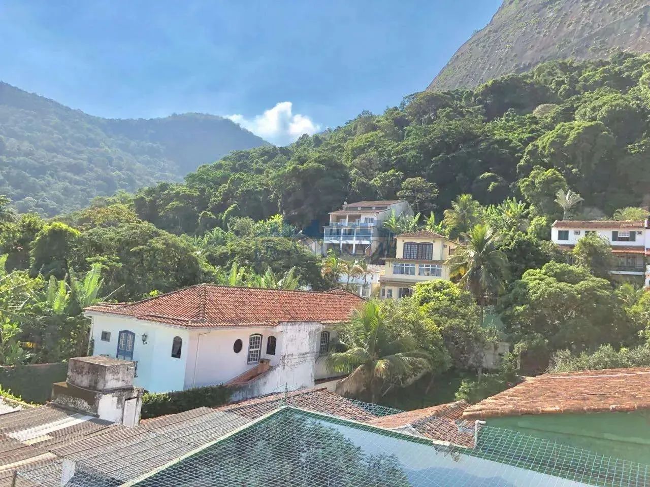 Jardim Oceânico | Casa 5 quartos, sendo 5 suites