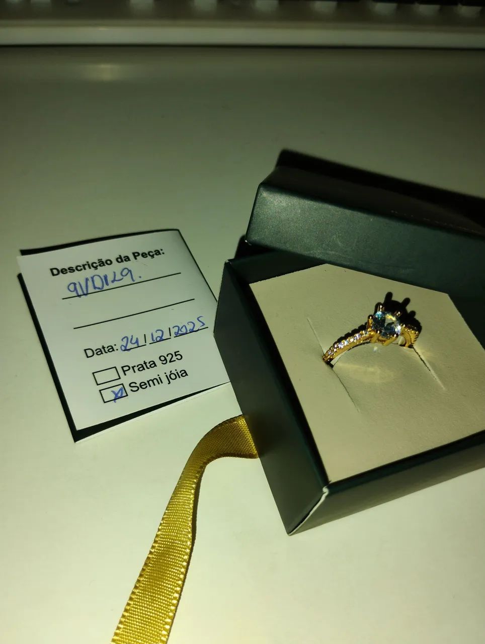 Anel com Pedra Rara em Ouro 18k - Foto 3