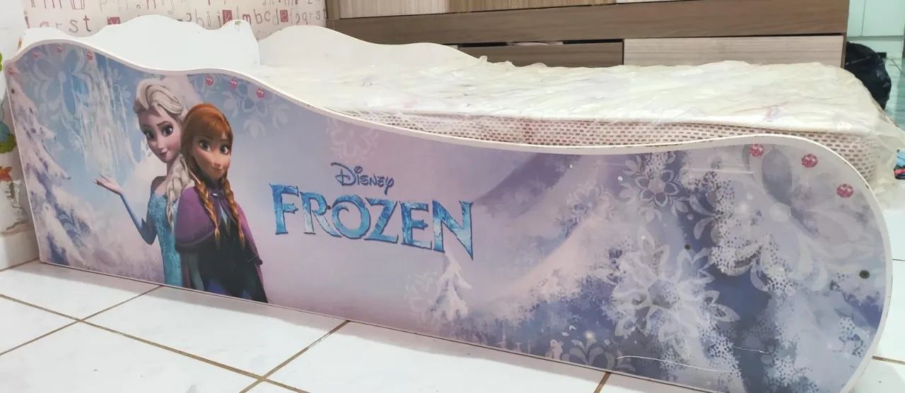 Vendo Cama solteiro Tema Frozen  - Foto 3