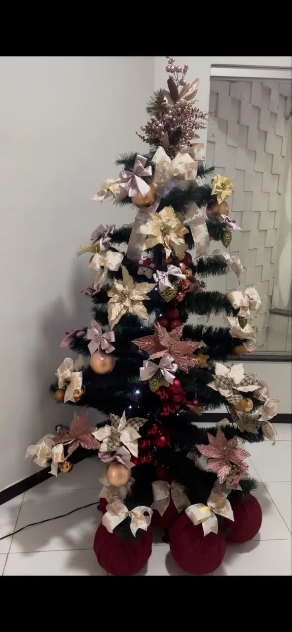Árvore de Natal com todos os acessórios  - Foto 3