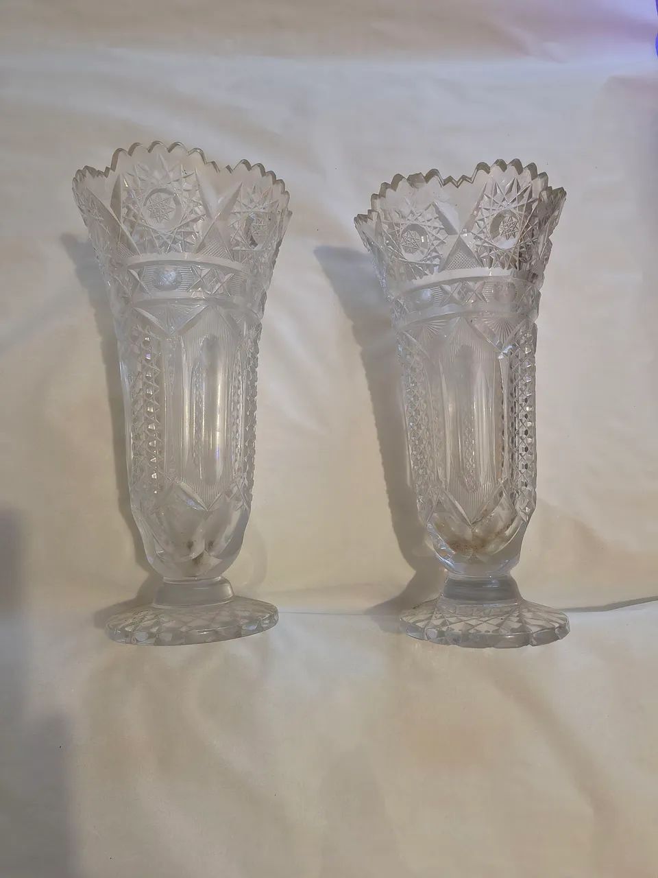 Par vasos de cristais antigos 