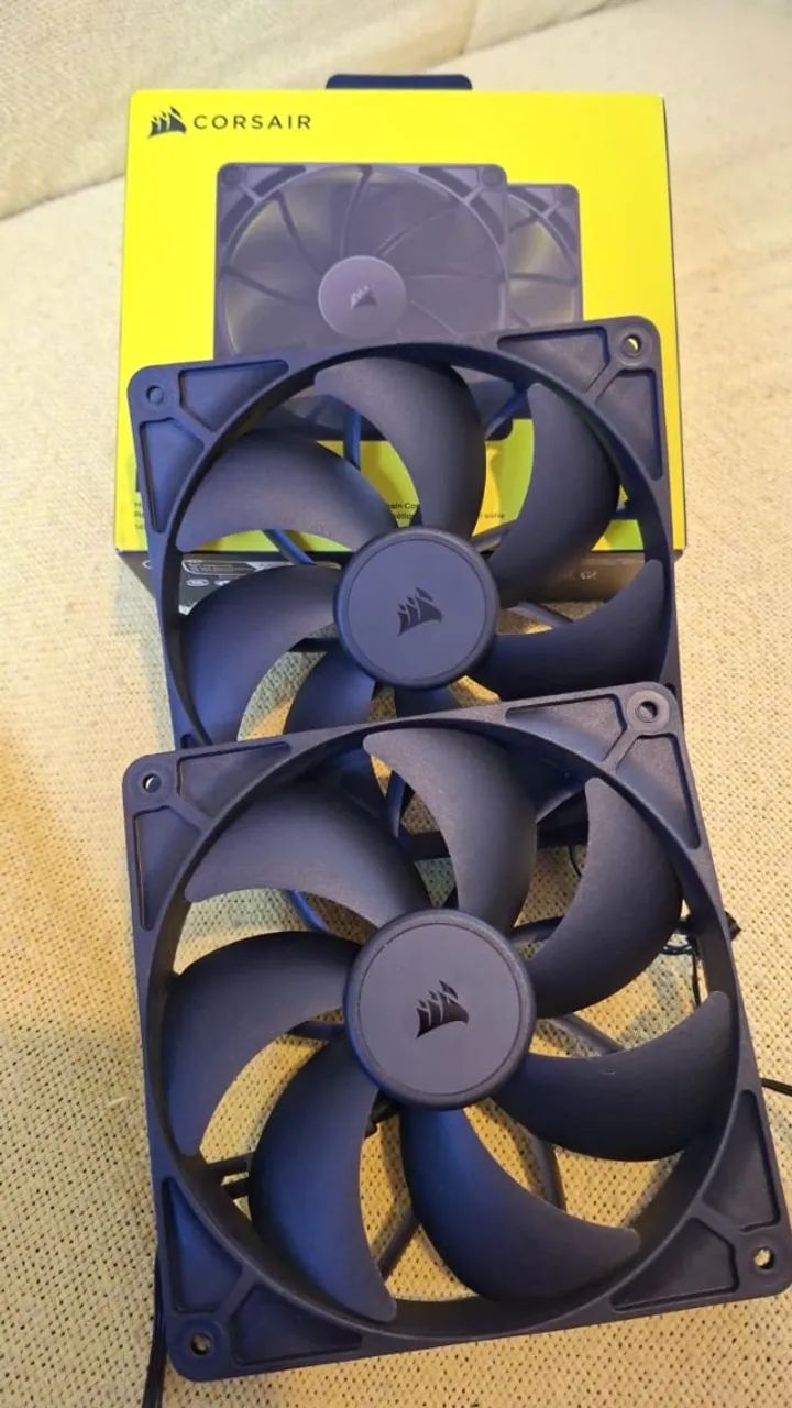 Kit com 2 Ventoinhas Corsair RS140, 140mm - Foto 5