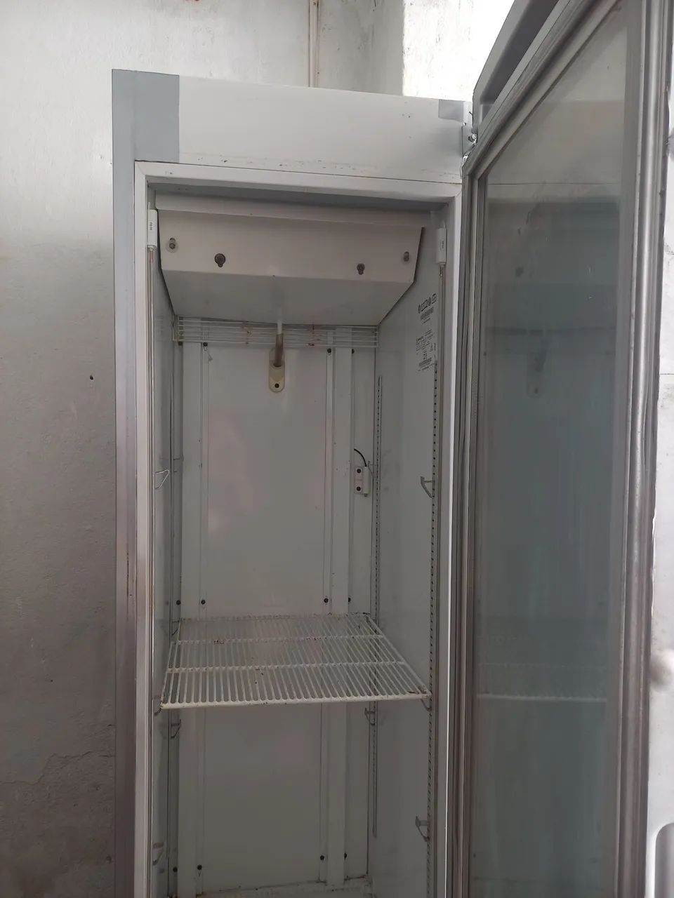 Freezer expositor cervejeira porta de vidro 400 litros  - Foto 5