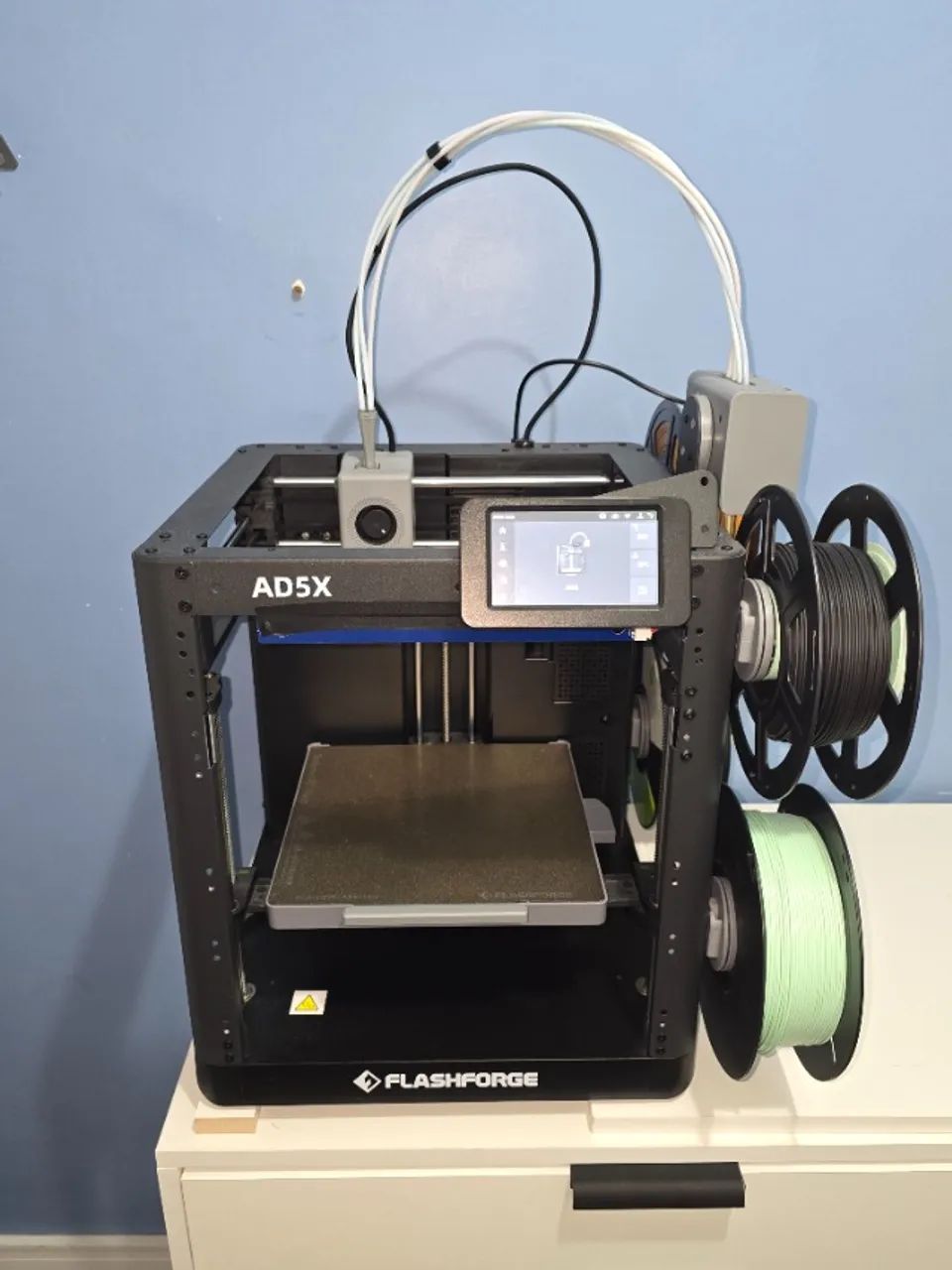 Impressora 3D Flashforge AD5X, Multifilamento, Com Camera e Barra de LED.
