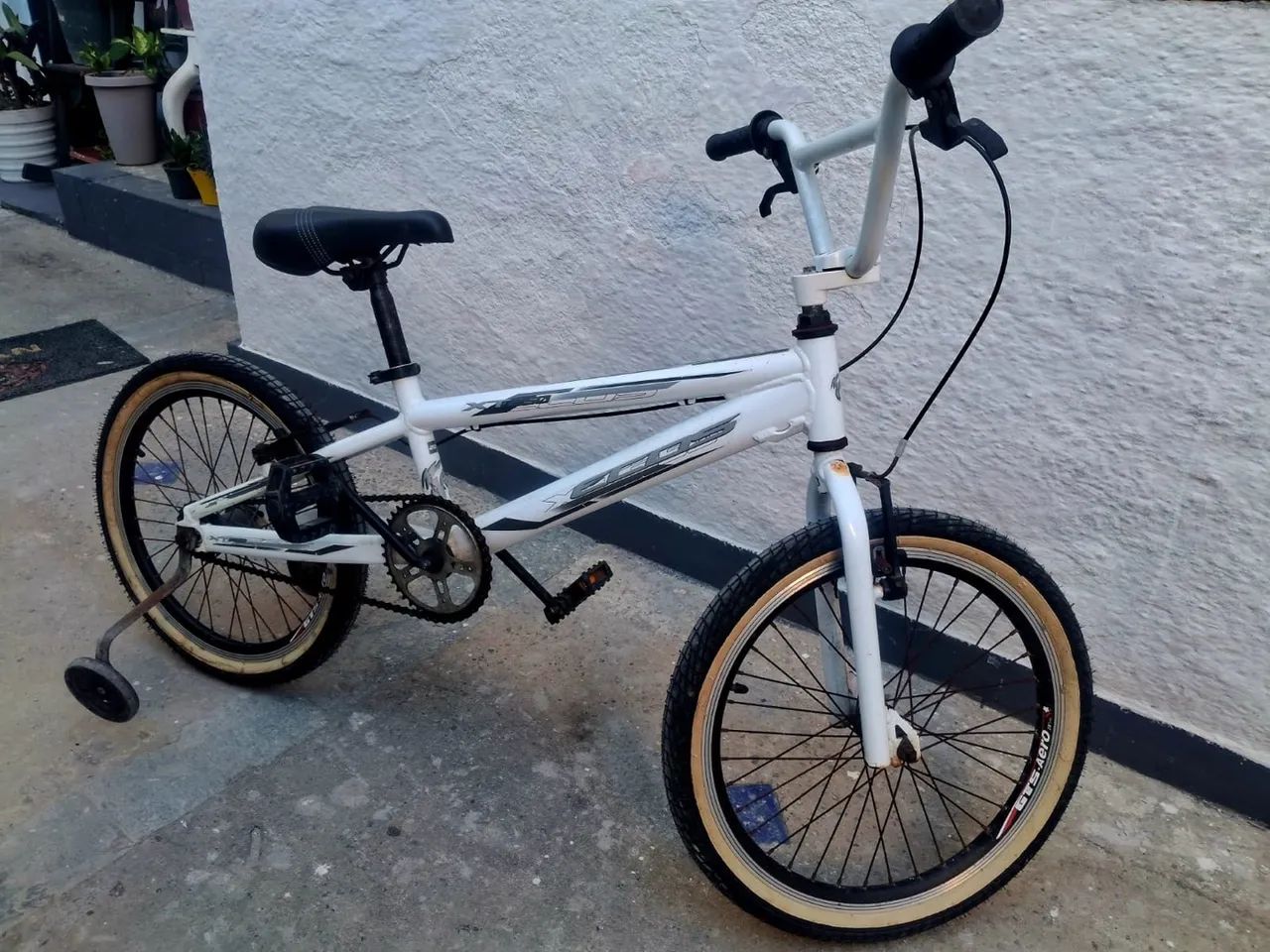 Bicicleta semi nova 