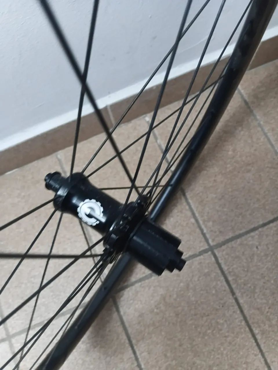 Roda Elite Carbono - Foto 4